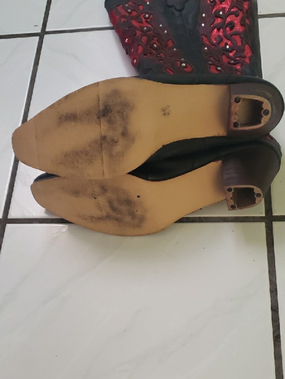 Like new leather like black and red Embroidered gemstones Western Cowgirl Boots - Picture 7 of 7